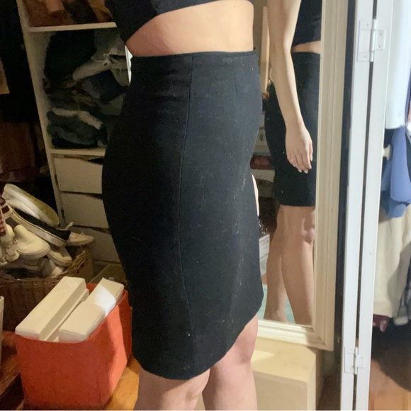 H&M | Black Pencil Skirt - Picture 2 of 7